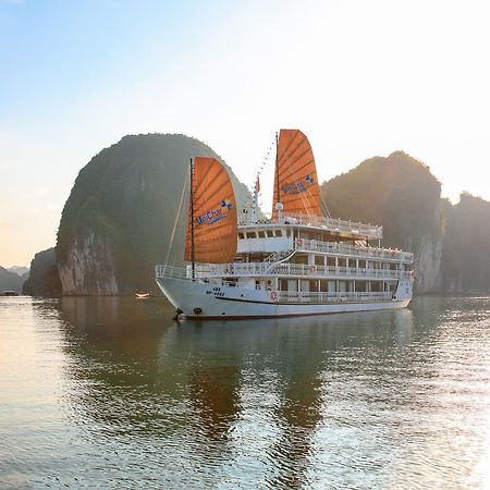 Hotel Unicharm Cruise Ha Long Exteriér fotografie