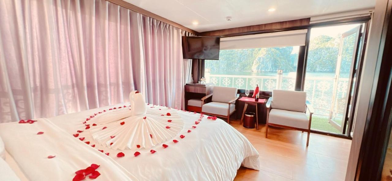 Hotel Unicharm Cruise Ha Long Exteriér fotografie
