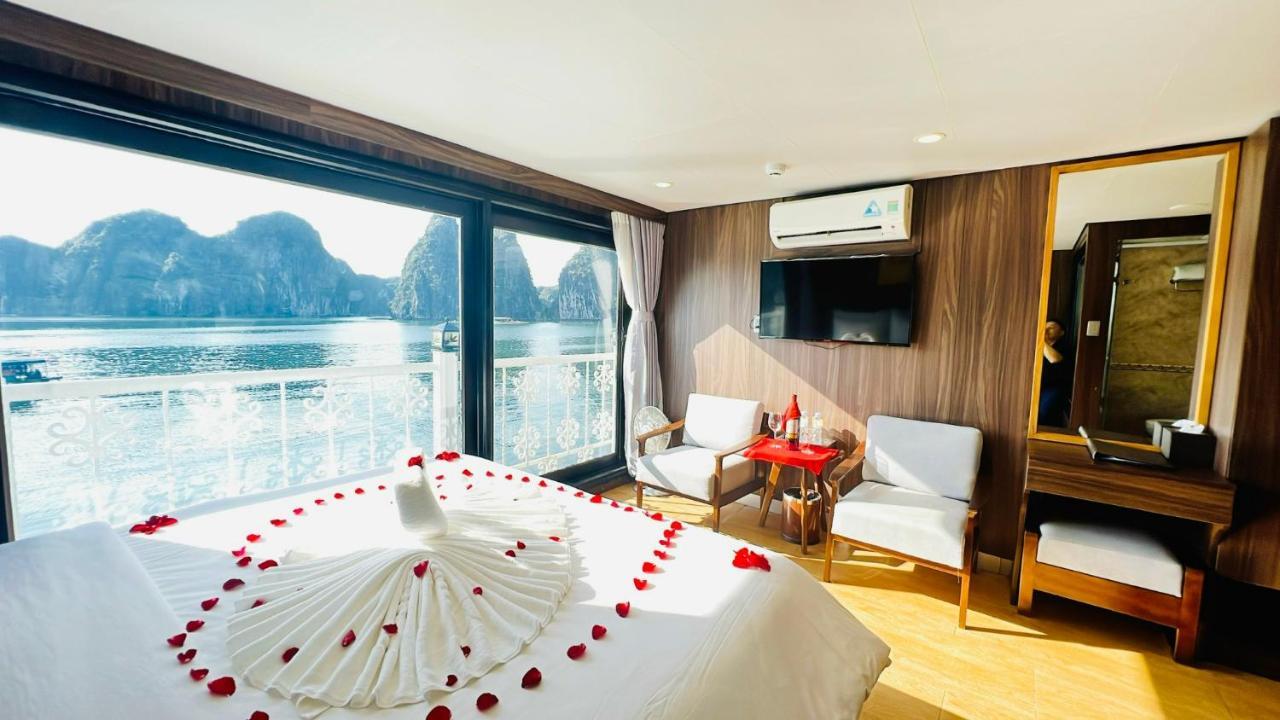 Hotel Unicharm Cruise Ha Long Exteriér fotografie