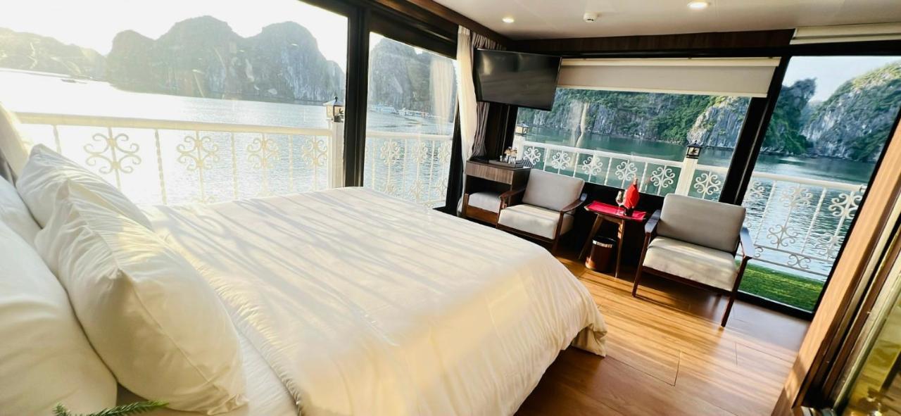 Hotel Unicharm Cruise Ha Long Exteriér fotografie
