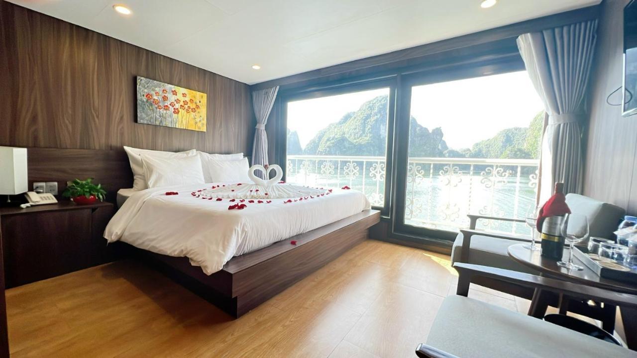 Hotel Unicharm Cruise Ha Long Exteriér fotografie
