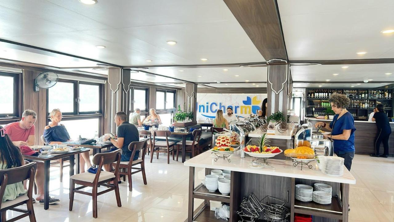 Hotel Unicharm Cruise Ha Long Exteriér fotografie