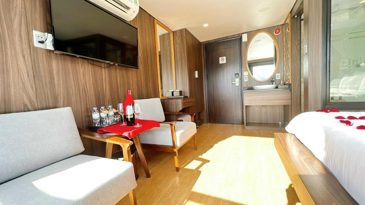 Hotel Unicharm Cruise Ha Long Exteriér fotografie