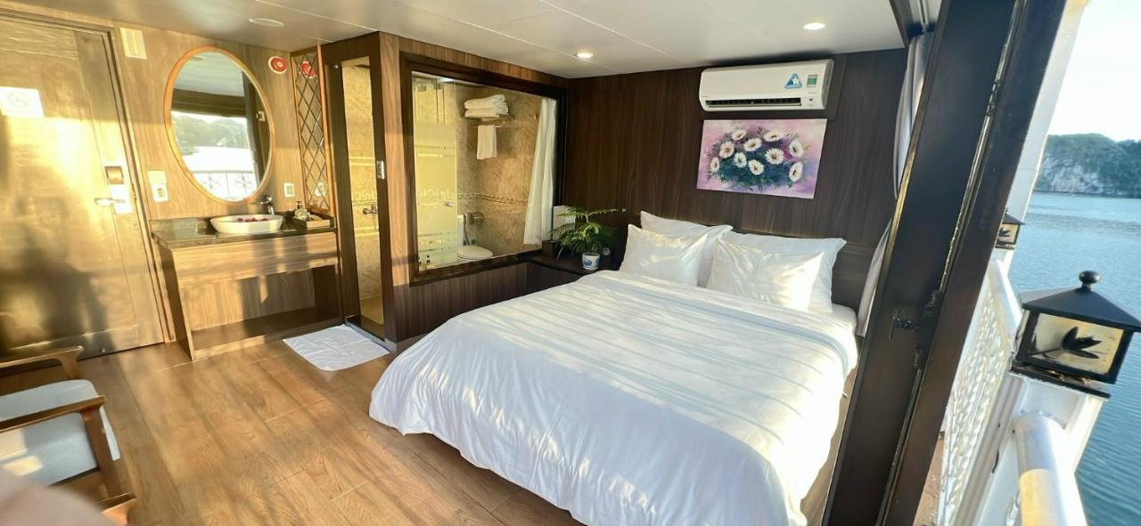 Hotel Unicharm Cruise Ha Long Exteriér fotografie