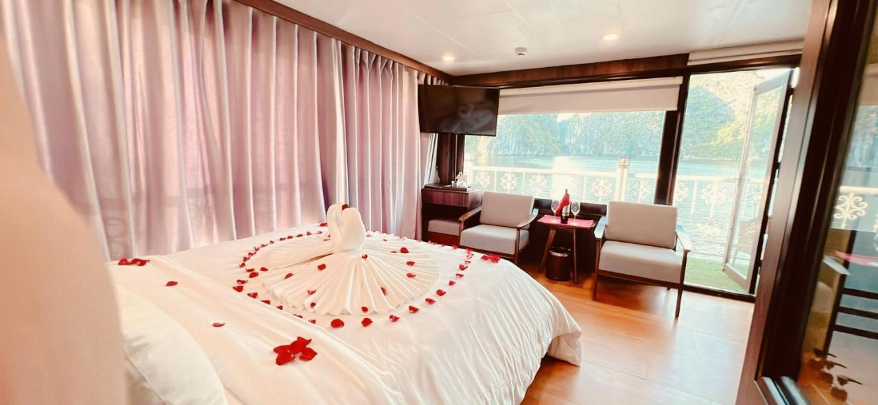 Hotel Unicharm Cruise Ha Long Exteriér fotografie
