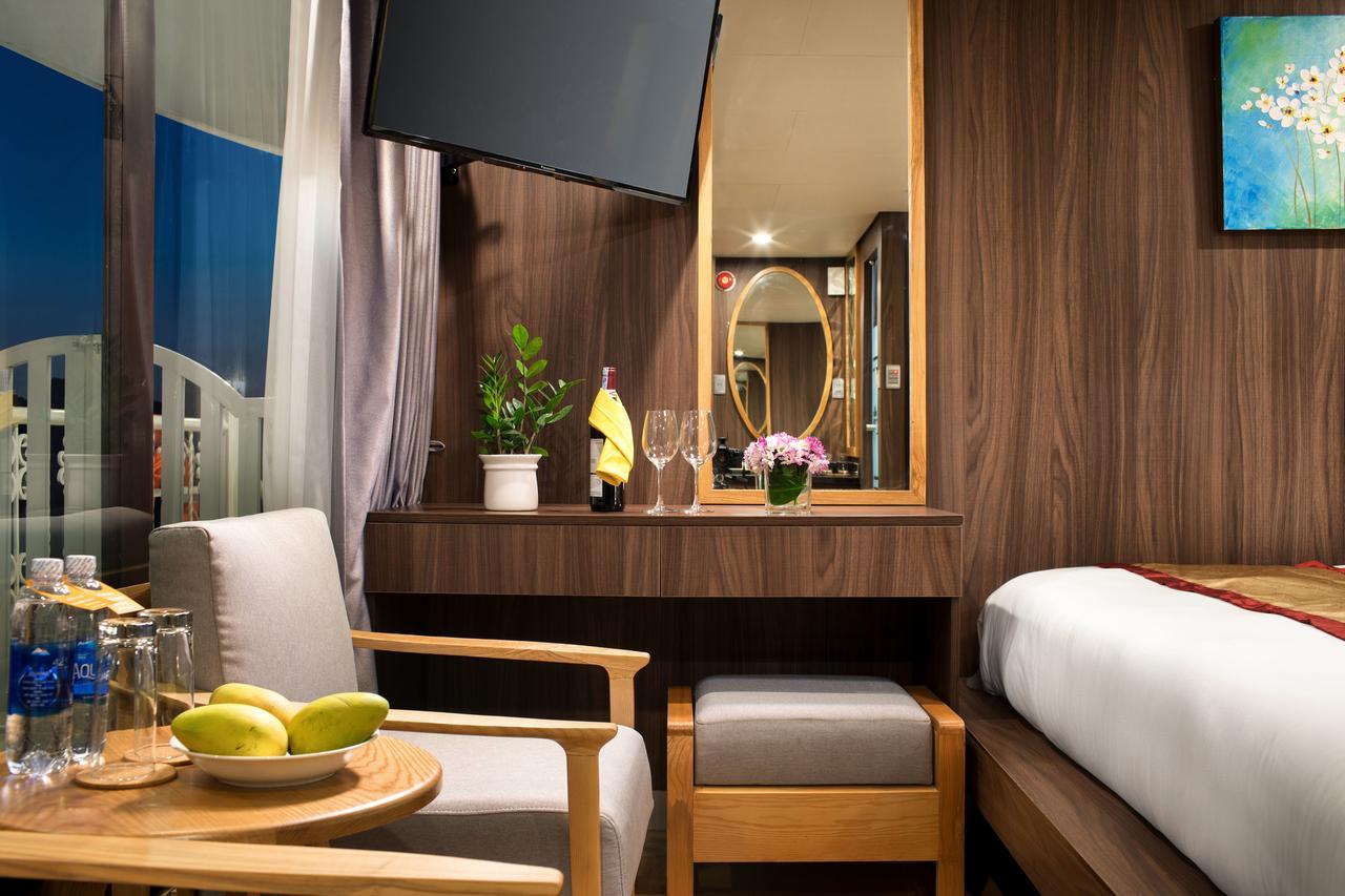 Hotel Unicharm Cruise Ha Long Exteriér fotografie