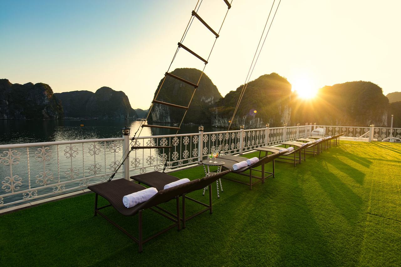Hotel Unicharm Cruise Ha Long Exteriér fotografie