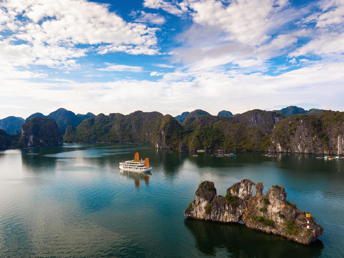 Hotel Unicharm Cruise Ha Long Exteriér fotografie
